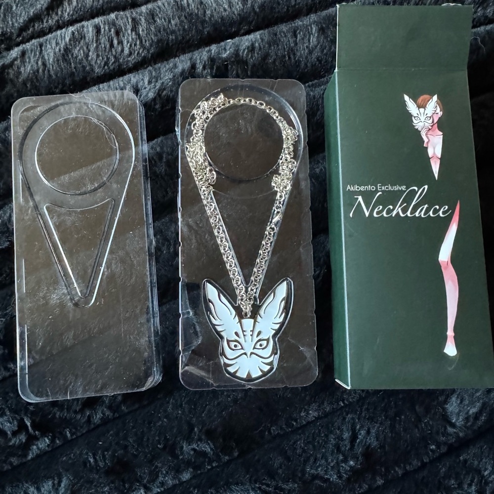 Akibento Exclusive Fox Mask Necklace